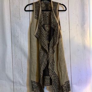 Knit sweater vest! Viper cute w leggings